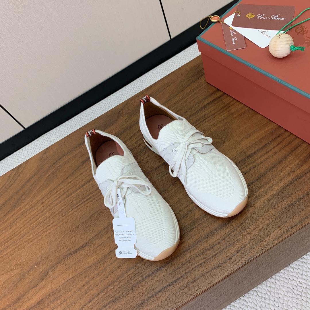 【Loro Piana】针织运动鞋。上脚轻便舒适。将功能性与低调个性风格和谐融合。打造都市着装的理想鞋履