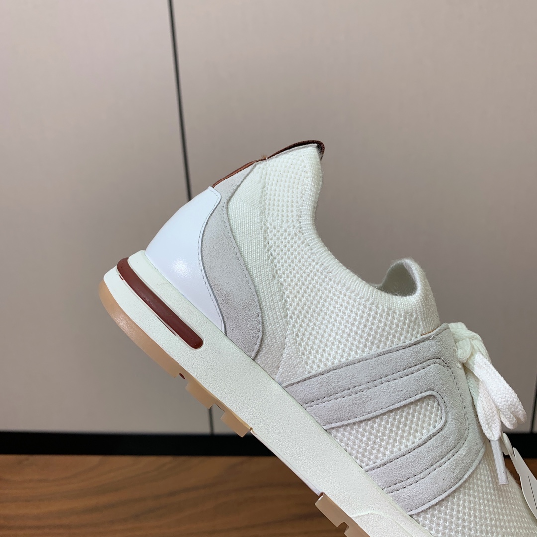 【Loro Piana】针织运动鞋。上脚轻便舒适。将功能性与低调个性风格和谐融合。打造都市着装的理想鞋履