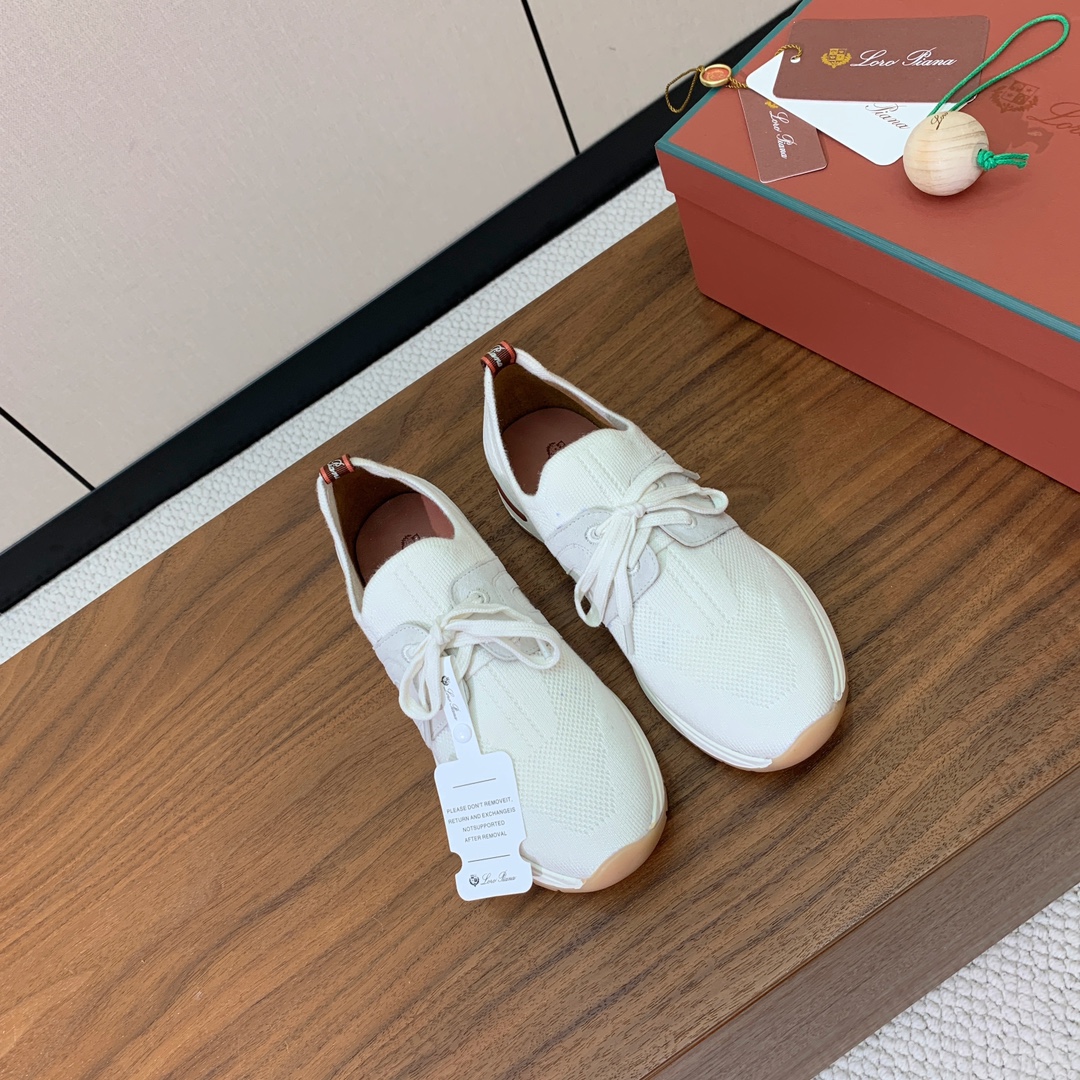 【Loro Piana】针织运动鞋。上脚轻便舒适。将功能性与低调个性风格和谐融合。打造都市着装的理想鞋履