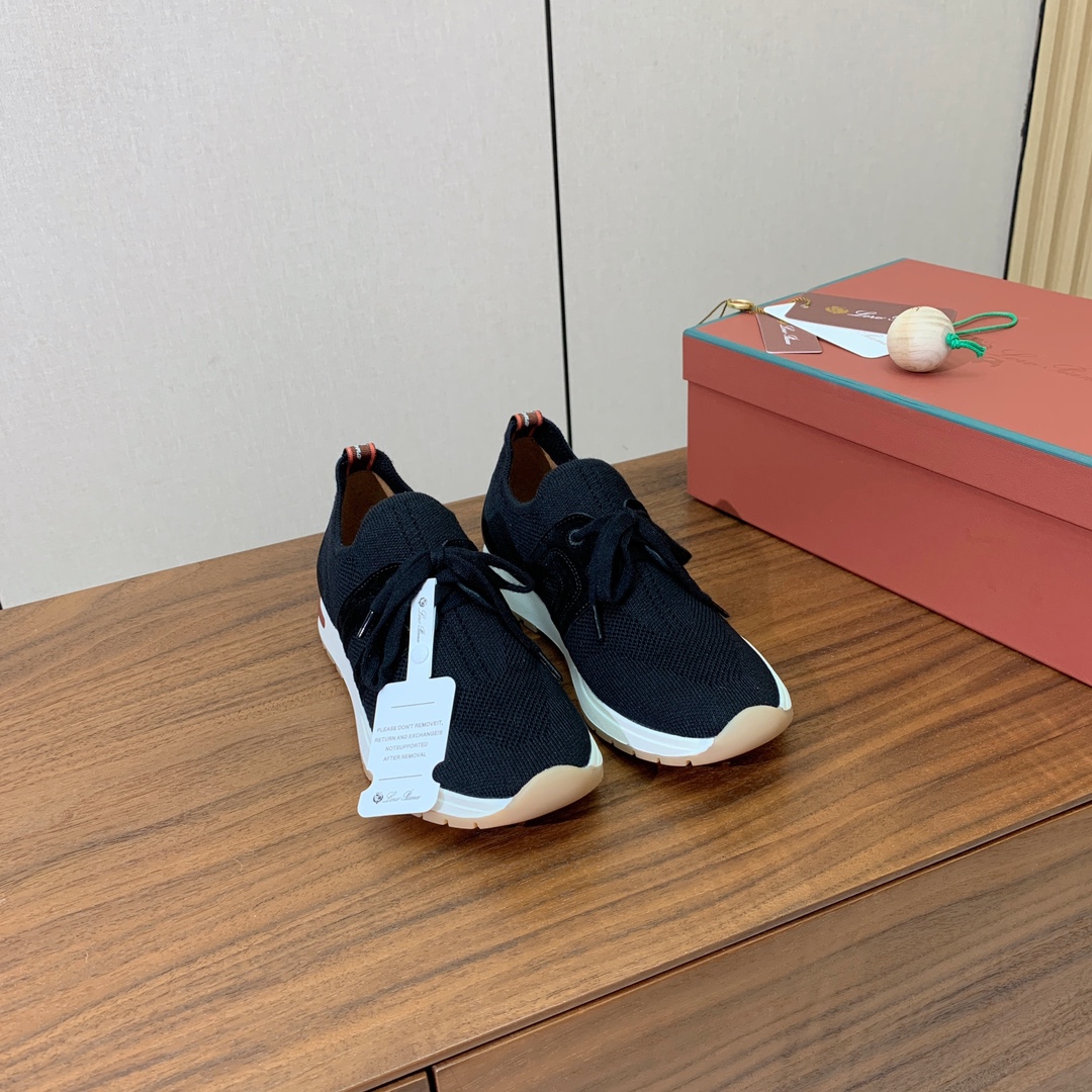 【Loro Piana】针织运动鞋。上脚轻便舒适。将功能性与低调个性风格和谐融合。打造都市着装的理想鞋履