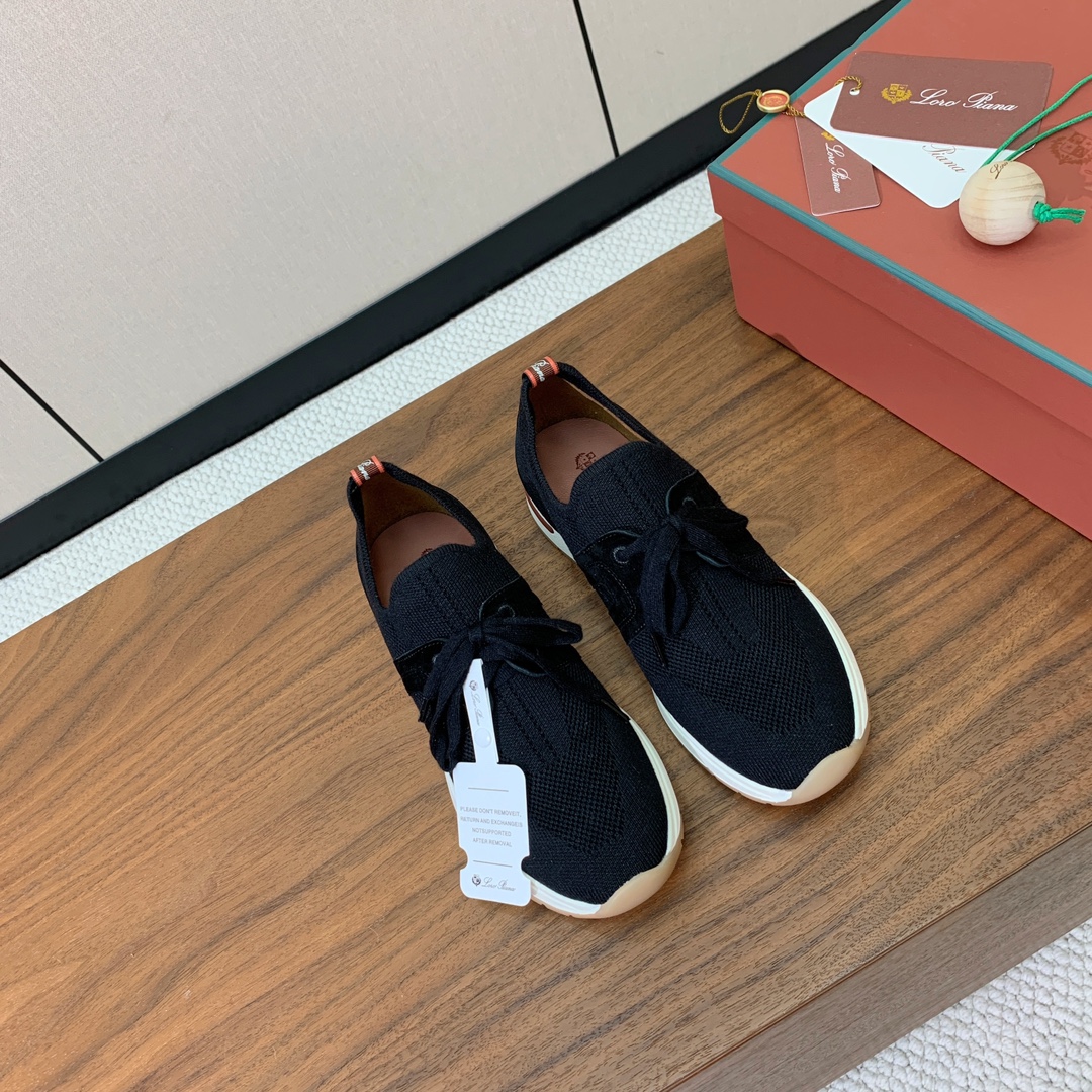 【Loro Piana】针织运动鞋。上脚轻便舒适。将功能性与低调个性风格和谐融合。打造都市着装的理想鞋履