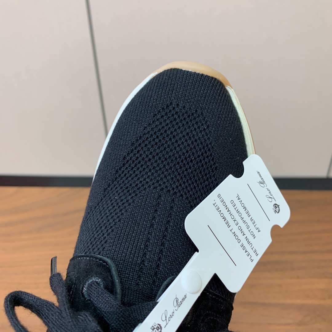 【Loro Piana】针织运动鞋。上脚轻便舒适。将功能性与低调个性风格和谐融合。打造都市着装的理想鞋履