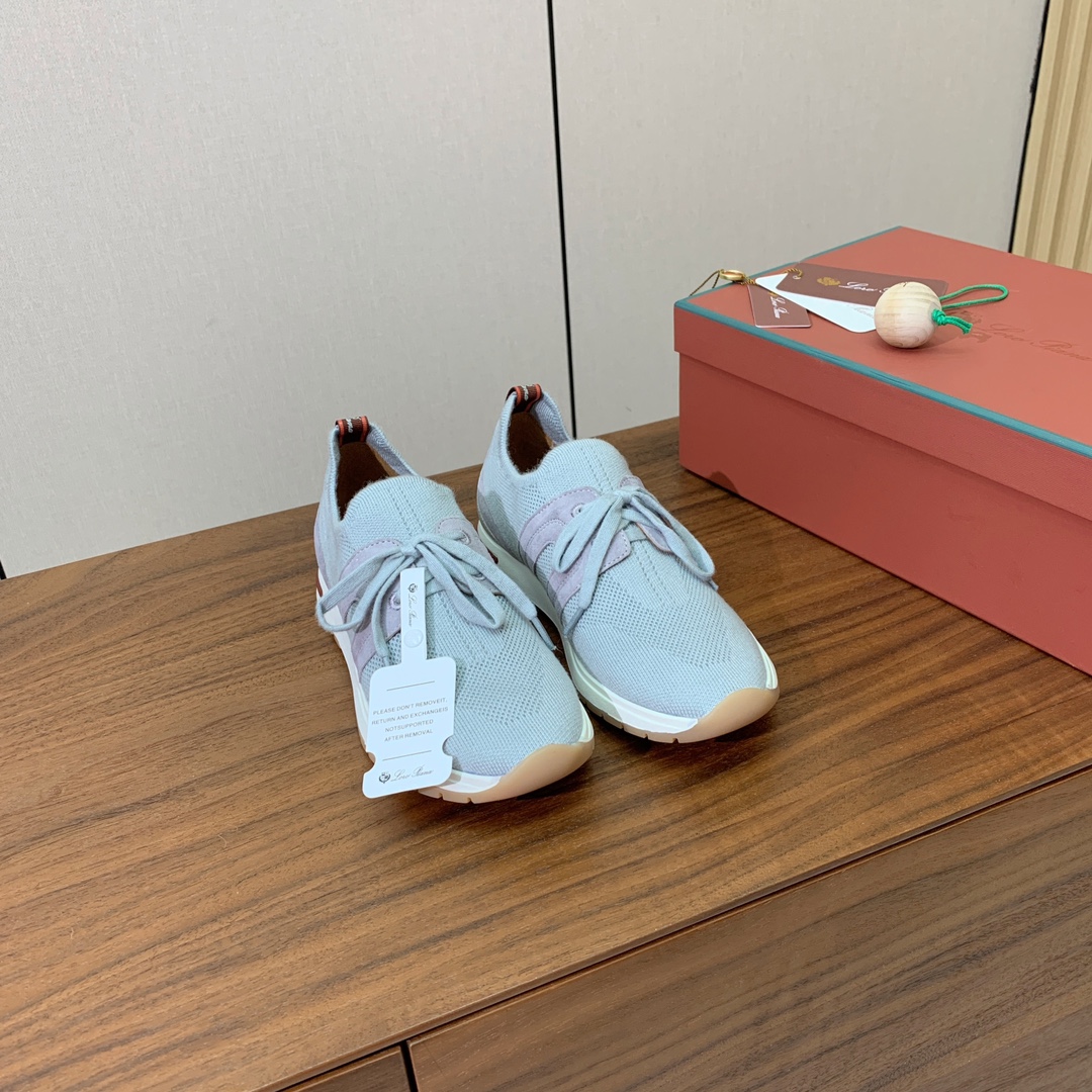 【Loro Piana】针织运动鞋。上脚轻便舒适。将功能性与低调个性风格和谐融合。打造都市着装的理想鞋履