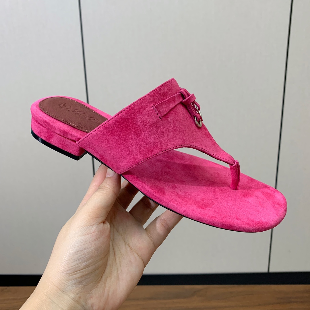 【Loro Piana】人字拖鞋。意大利顶级羊绒复古优雅低调奢华。时尚性与皮料实用性同样兼具依然全网最高