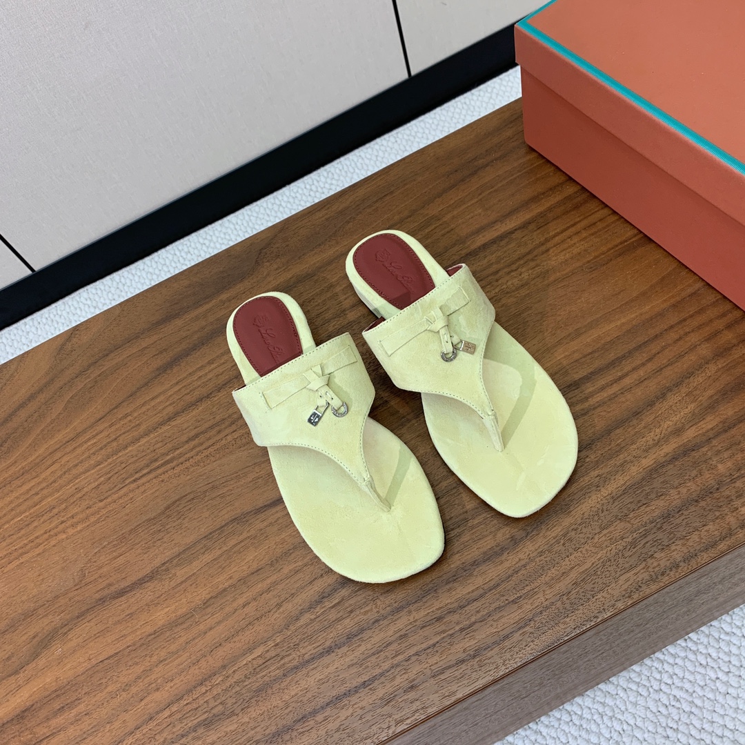 【Loro Piana】人字拖鞋。意大利顶级羊绒复古优雅低调奢华。时尚性与皮料实用性同样兼具依然全网最高