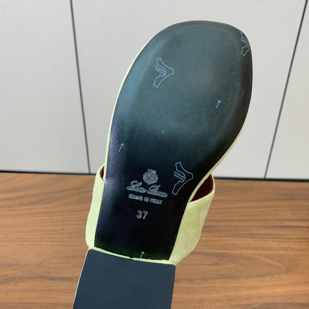 【Loro Piana】人字拖鞋。意大利顶级羊绒复古优雅低调奢华。时尚性与皮料实用性同样兼具依然全网最高