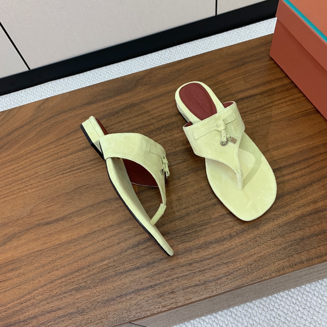 【Loro Piana】人字拖鞋。意大利顶级羊绒复古优雅低调奢华。时尚性与皮料实用性同样兼具依然全网最高