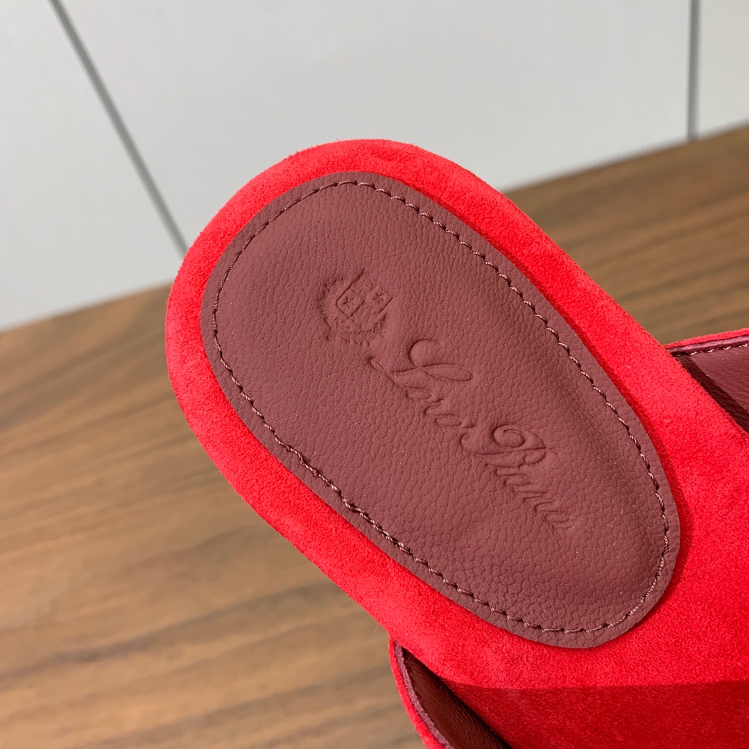 【Loro Piana】人字拖鞋。意大利顶级羊绒复古优雅低调奢华。时尚性与皮料实用性同样兼具依然全网最高