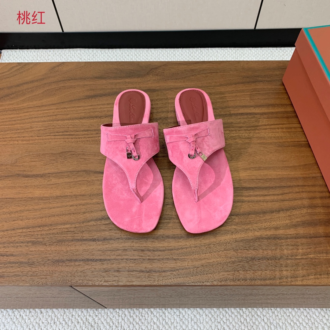 【Loro Piana】人字拖鞋。意大利顶级羊绒复古优雅低调奢华。时尚性与皮料实用性同样兼具依然全网最高