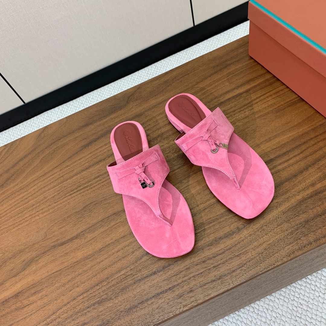 【Loro Piana】人字拖鞋。意大利顶级羊绒复古优雅低调奢华。时尚性与皮料实用性同样兼具依然全网最高