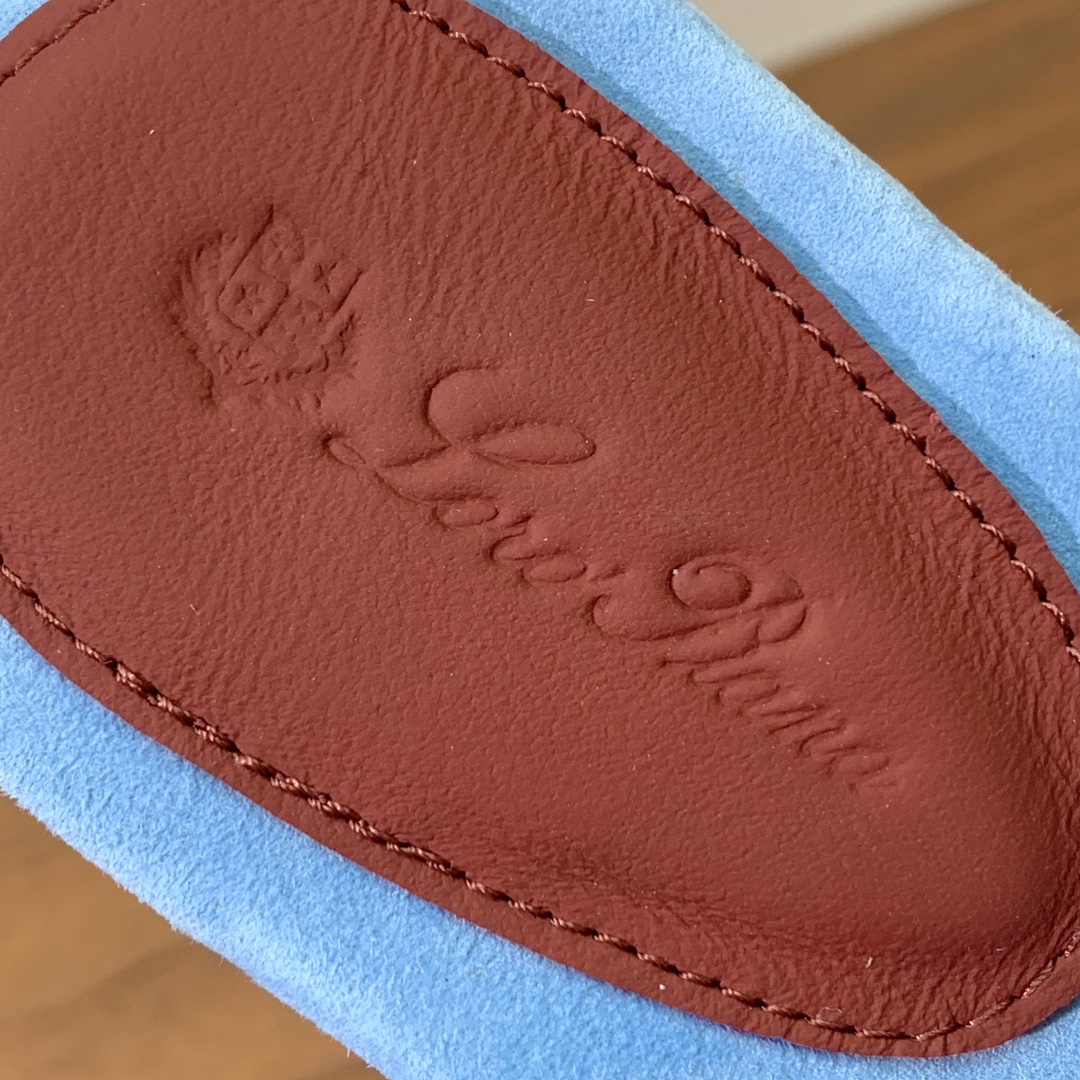 【Loro Piana】人字拖鞋。意大利顶级羊绒复古优雅低调奢华。时尚性与皮料实用性同样兼具依然全网最高