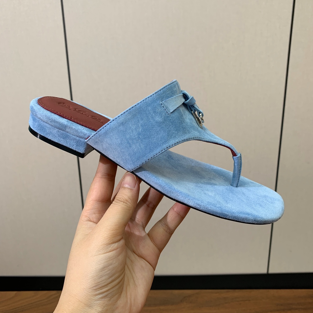 【Loro Piana】人字拖鞋。意大利顶级羊绒复古优雅低调奢华。时尚性与皮料实用性同样兼具依然全网最高