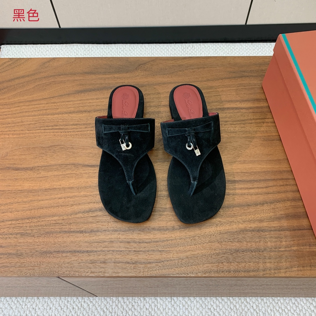 NO:440908,【Loro Piana】Flip flip flops. Italian top cashmere retro, elegant, low-key and luxurious. Fashion and leather practicality are the same as the highest quality in the entire network. The upper is silky, silky, sheepskin, leather outsole. Size 36-42 (41, 42 customization, no return or exchange) Batch, slippers, loro pigana, slippers, sheepskin, sheep, Leather soles19860909【Loro Piana】人字拖鞋.意大利顶级羊绒复古优雅低调奢华.时尚性与皮料实用性同样兼具依然全网最高品质.鞋面羊京丝质柔滑.羊皮里,真皮大底. 码数36-42（41、42定制不退换） 批,拖鞋,loro piana,slippers,sheepskin,sheep,Leather soles,Women's Shoes