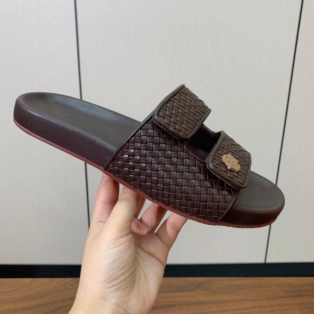 【Loro Piana】男款拖鞋。意大利顶级羊绒复古优雅低调奢华。时尚性与皮料实用性同样兼具依然全网最高