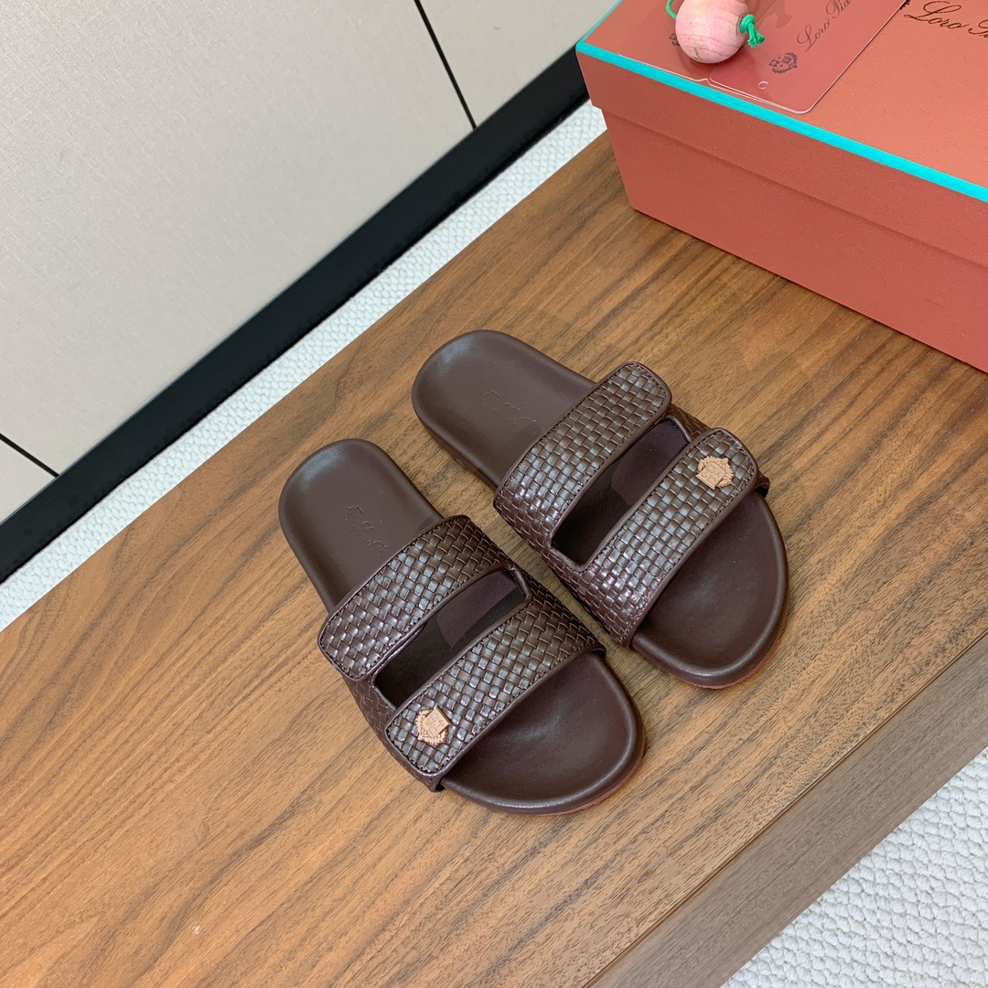 【Loro Piana】男款拖鞋。意大利顶级羊绒复古优雅低调奢华。时尚性与皮料实用性同样兼具依然全网最高