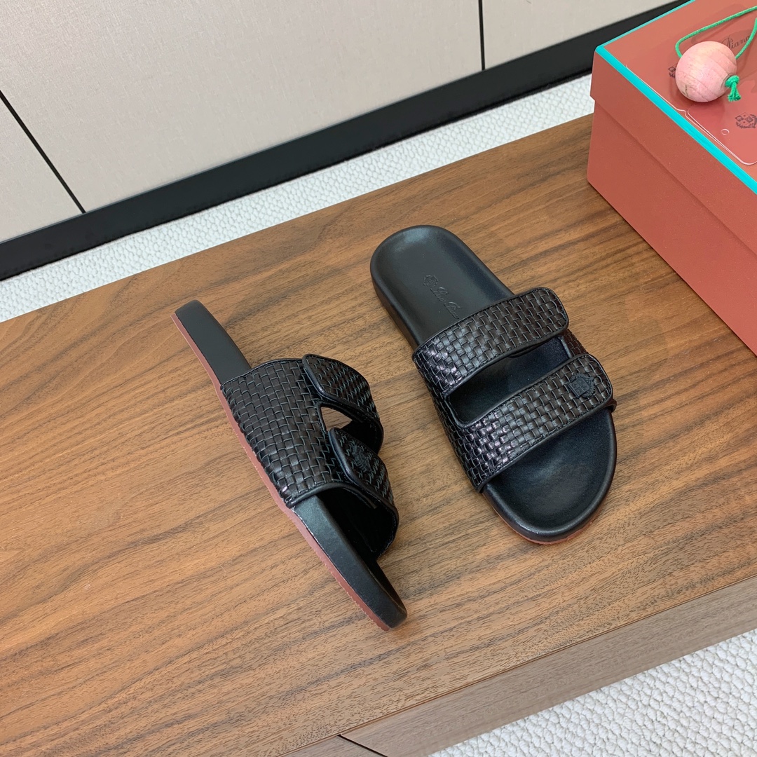 【Loro Piana】男款拖鞋。意大利顶级羊绒复古优雅低调奢华。时尚性与皮料实用性同样兼具依然全网最高