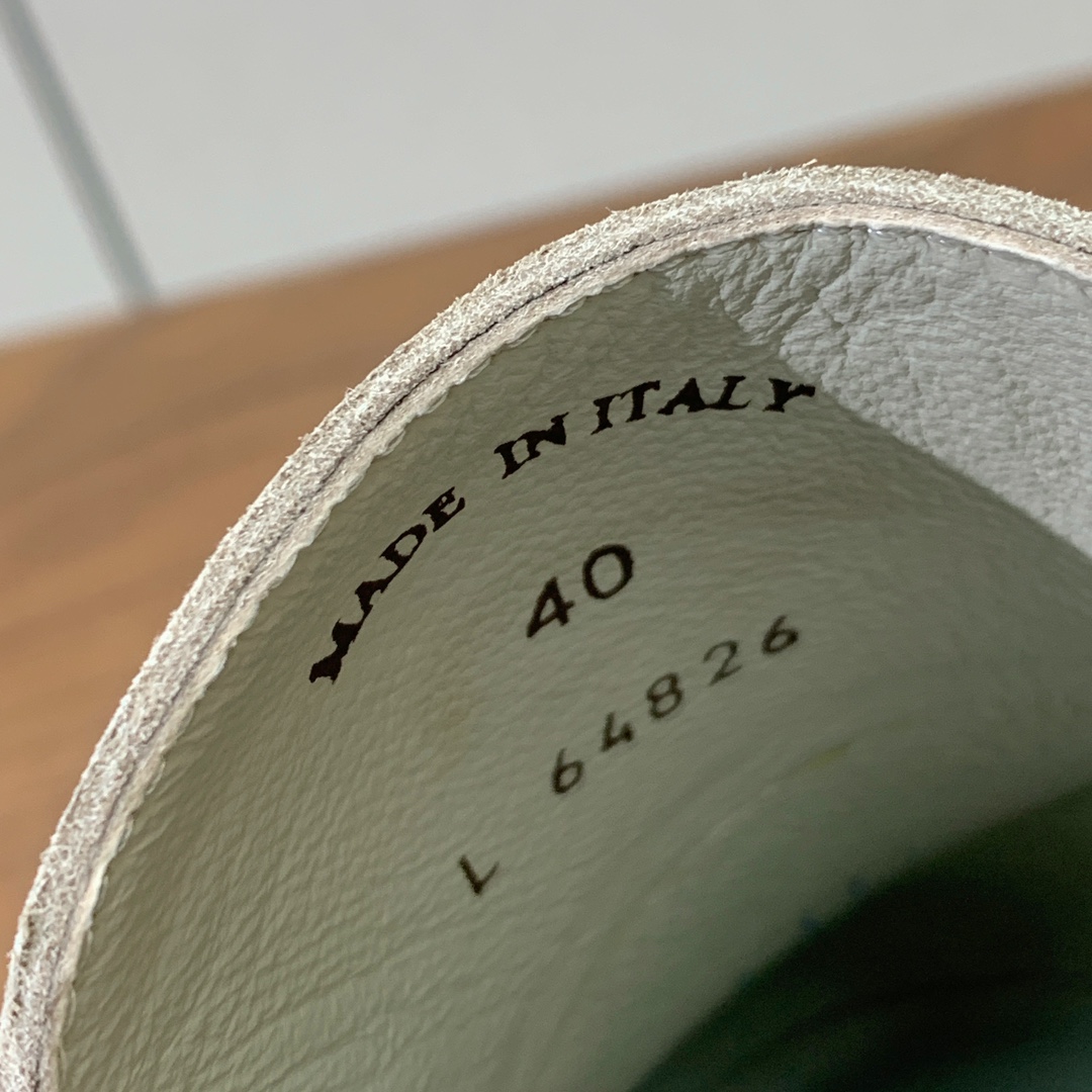 【Loro Piana】男款包头拖。复古优雅低调奢华。时尚性与皮料实用性同样兼具依然全网最高品质。鞋面牛
