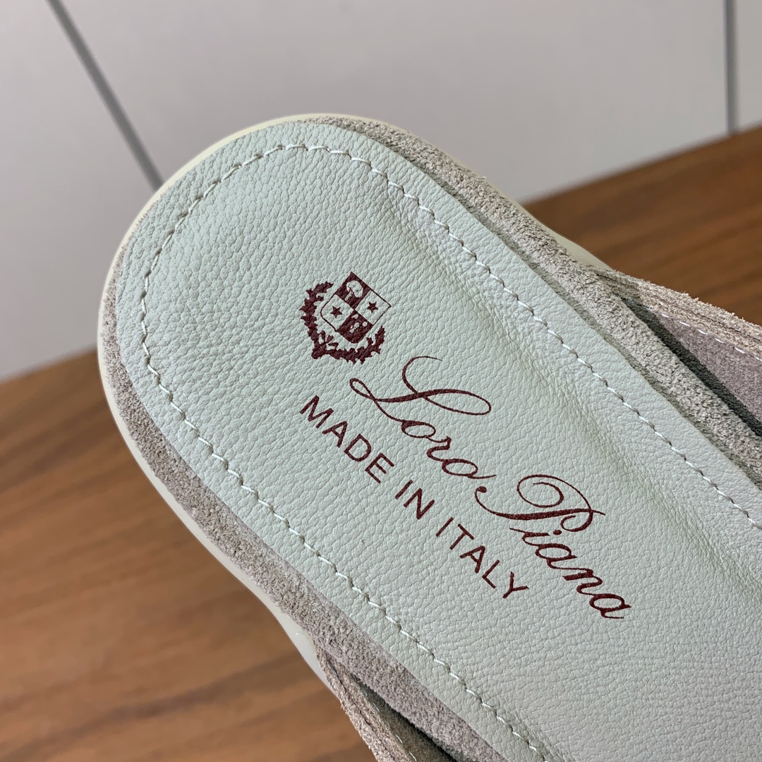 【Loro Piana】男款包头拖。复古优雅低调奢华。时尚性与皮料实用性同样兼具依然全网最高品质。鞋面牛
