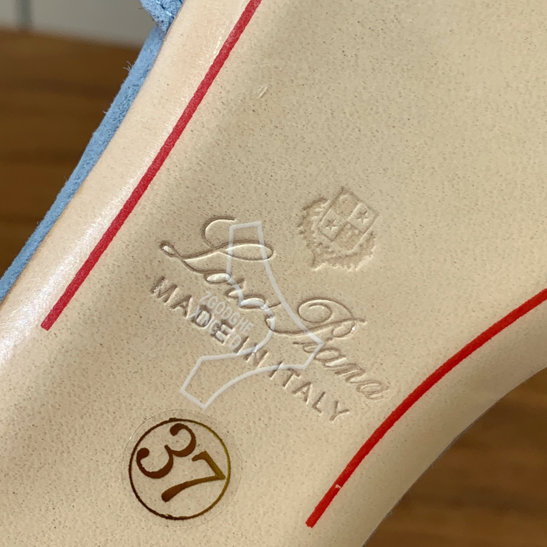 【Loro Piana】羊京平底拖鞋。鞋面羊京，羊皮内里及垫脚。真皮中底，真皮包跟。进口真皮大底。
码数