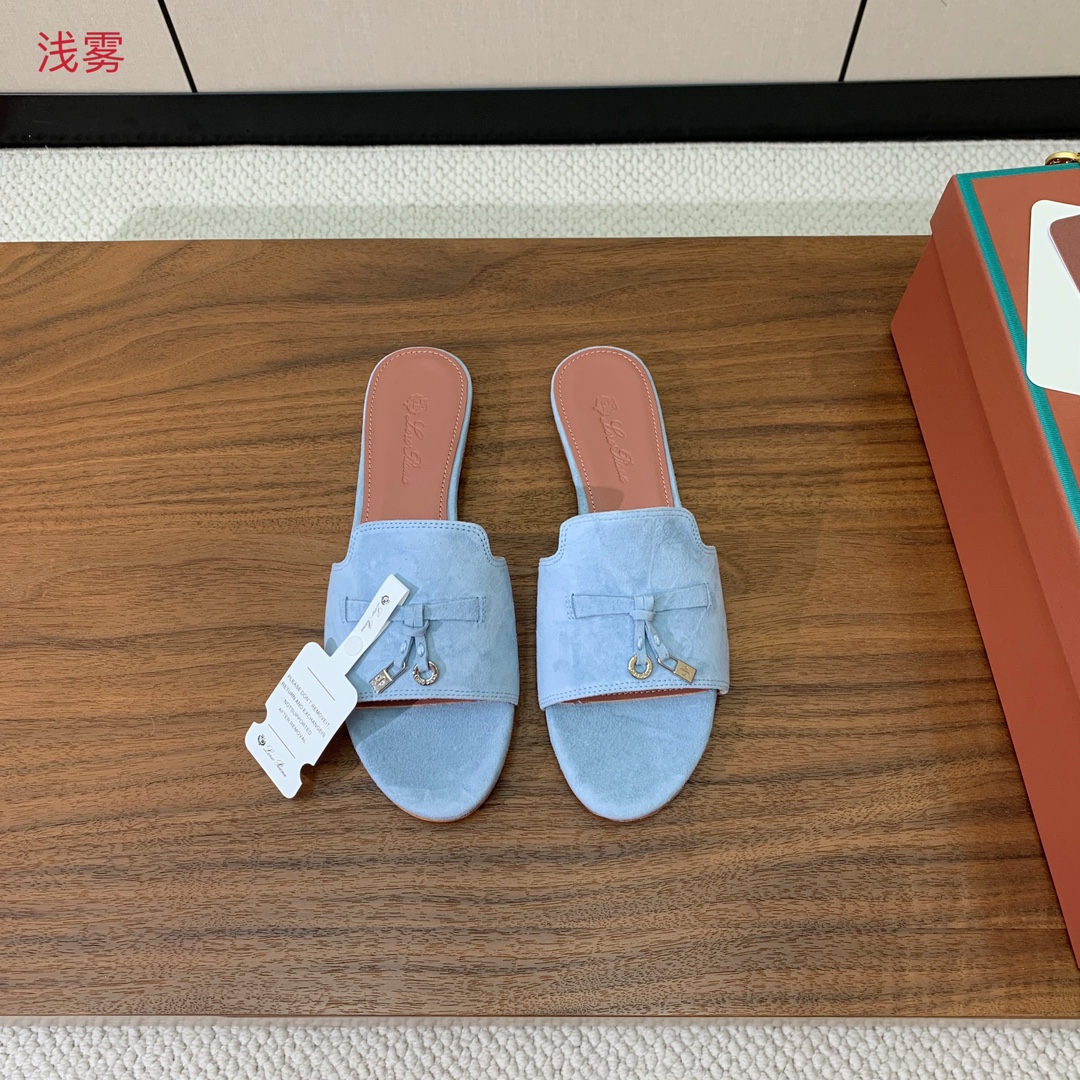 【Loro Piana】羊京平底拖鞋。鞋面羊京，羊皮内里及垫脚。真皮中底，真皮包跟。进口真皮大底。
码数