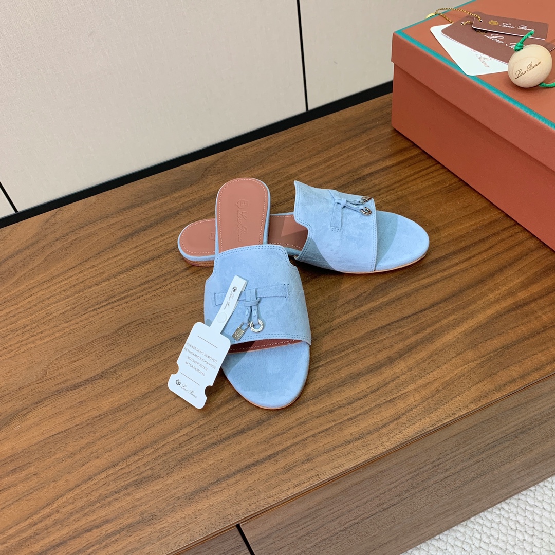 【Loro Piana】羊京平底拖鞋。鞋面羊京，羊皮内里及垫脚。真皮中底，真皮包跟。进口真皮大底。
码数