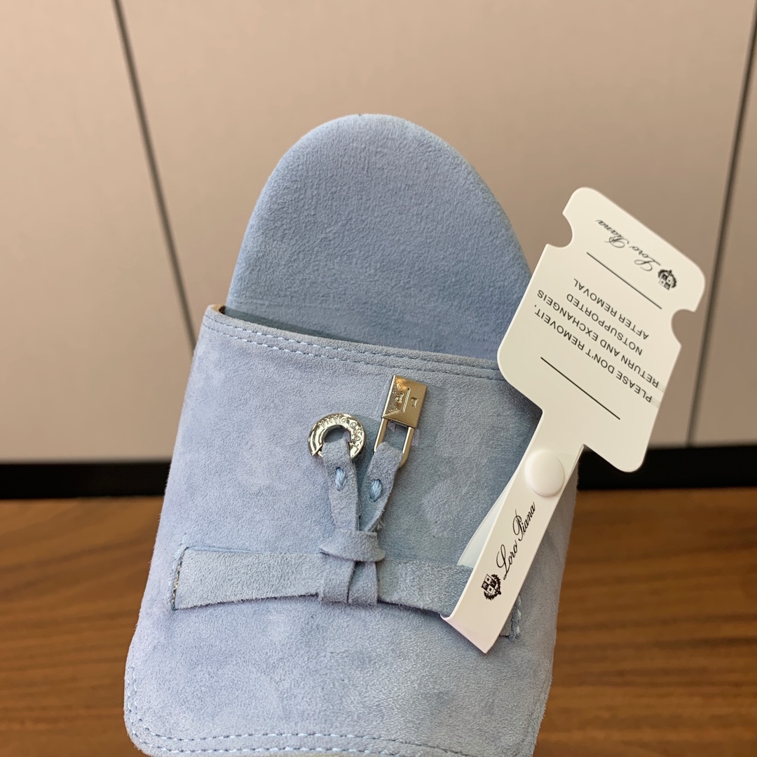 【Loro Piana】羊京中跟拖鞋。鞋面羊京，羊皮内里及垫脚。真皮中底，真皮包跟。进口真皮大底，跟高5