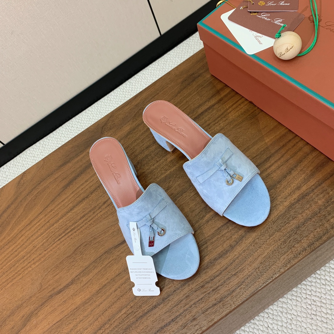【Loro Piana】羊京中跟拖鞋。鞋面羊京，羊皮内里及垫脚。真皮中底，真皮包跟。进口真皮大底，跟高5