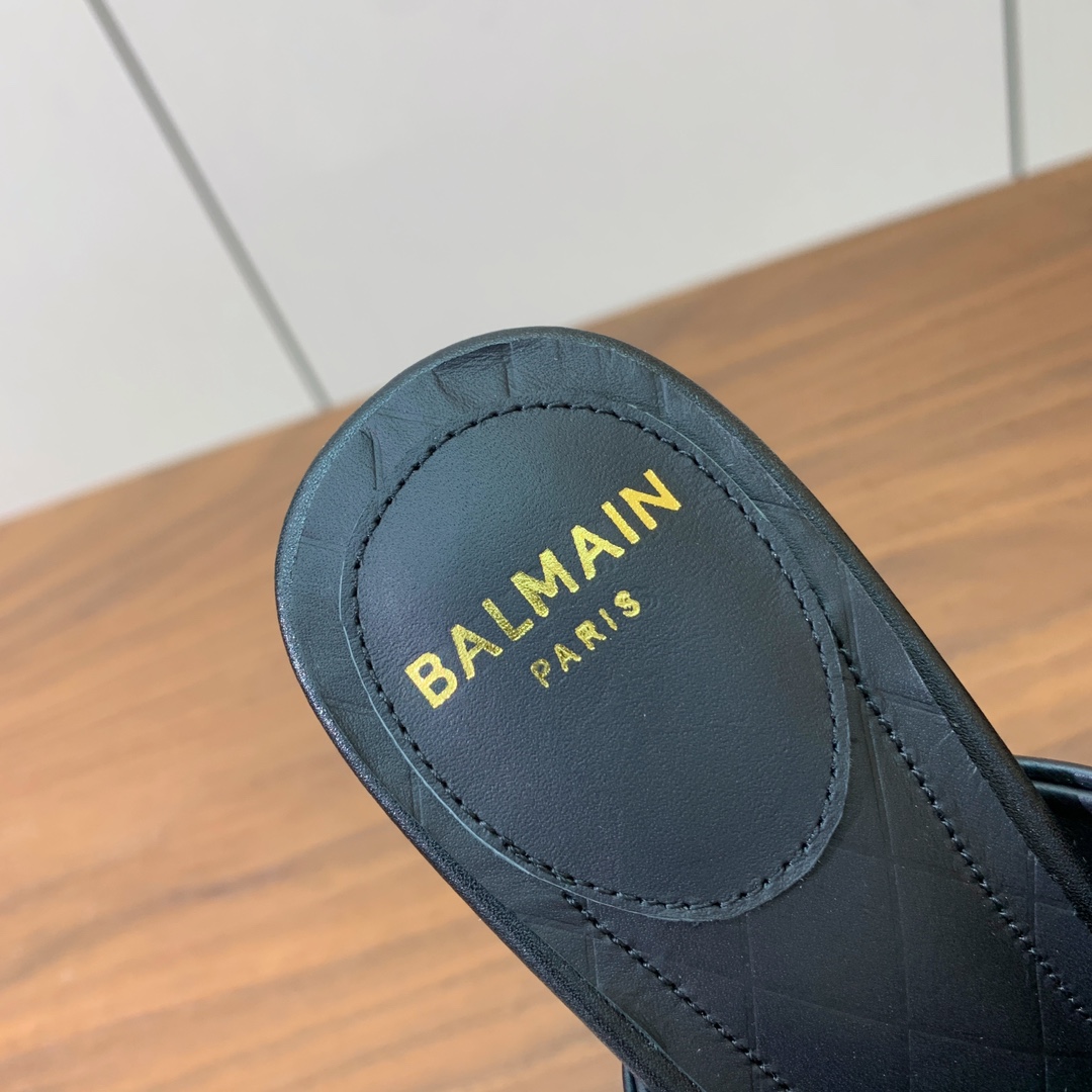 【Bal*ain】别针高跟拖鞋。愈发別致出众，无敌气场、无敌好看。鞋面牛皮，牛仔布。牛皮垫脚。真皮大底。
