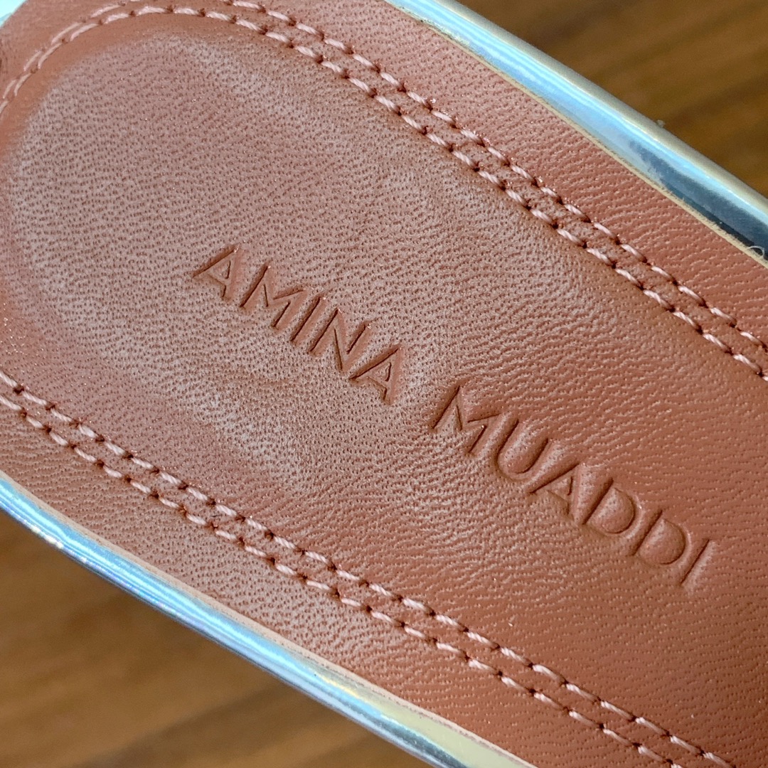 【Amina Muaddi】 钻链凉鞋。优雅风格，创造不一样的感觉。羊皮垫脚，注塑真皮大底。跟高10cm