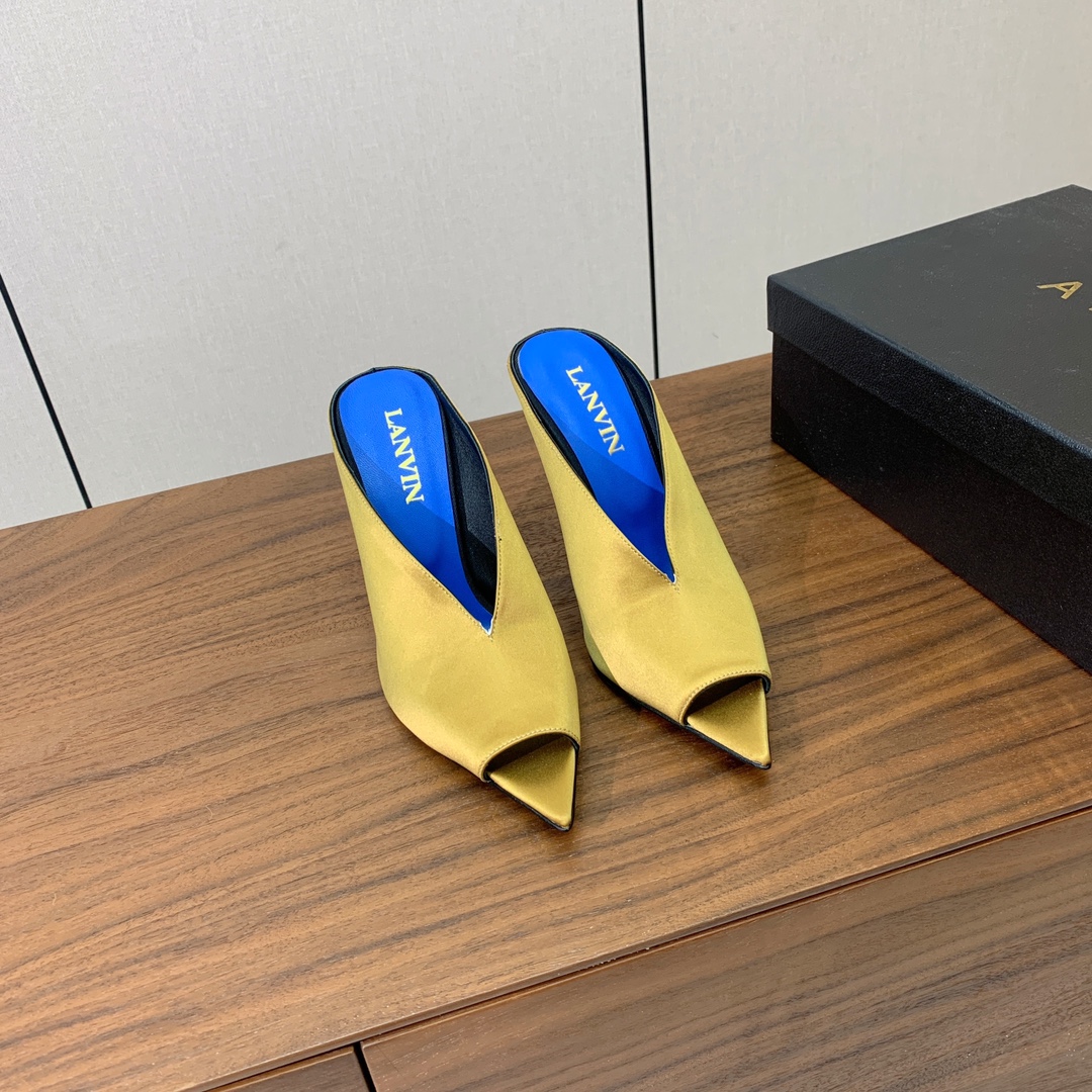 【Lanvin】高跟拖鞋。优雅风格、创造不一样的感觉。鞋面真丝、开边珠。羊皮垫脚，真皮大底。跟高10cm