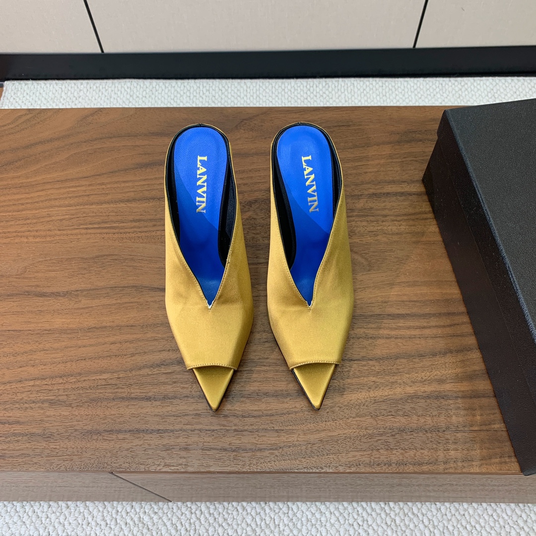 【Lanvin】高跟拖鞋。优雅风格、创造不一样的感觉。鞋面真丝、开边珠。羊皮垫脚，真皮大底。跟高10cm