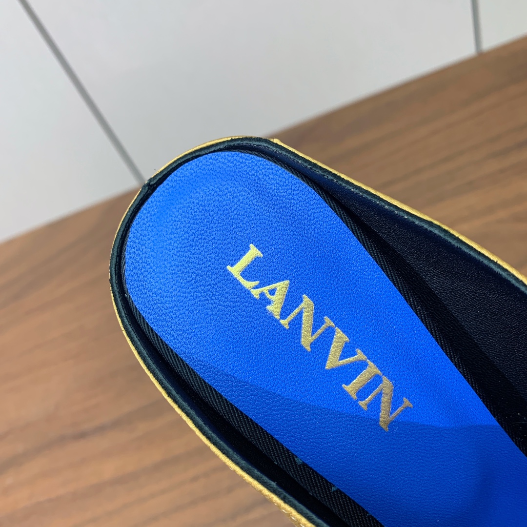 【Lanvin】高跟拖鞋。优雅风格、创造不一样的感觉。鞋面真丝、开边珠。羊皮垫脚，真皮大底。跟高10cm
