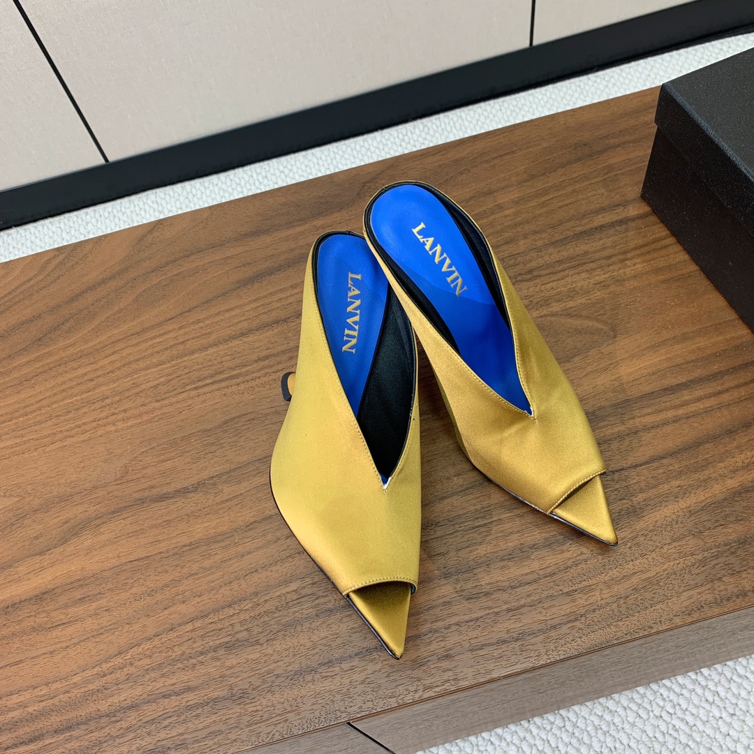 【Lanvin】高跟拖鞋。优雅风格、创造不一样的感觉。鞋面真丝、开边珠。羊皮垫脚，真皮大底。跟高10cm