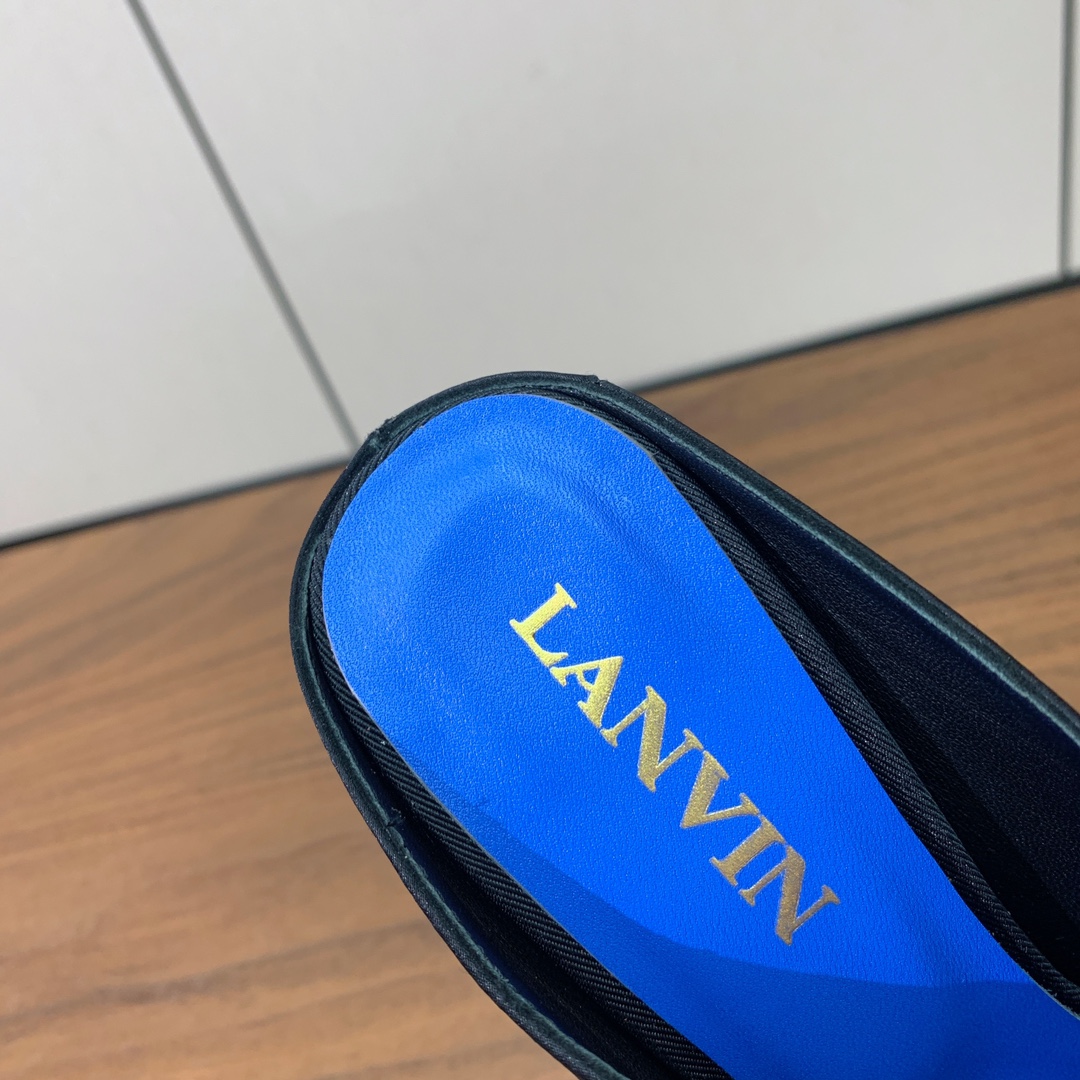 【Lanvin】高跟拖鞋。优雅风格、创造不一样的感觉。鞋面真丝、开边珠。羊皮垫脚，真皮大底。跟高10cm