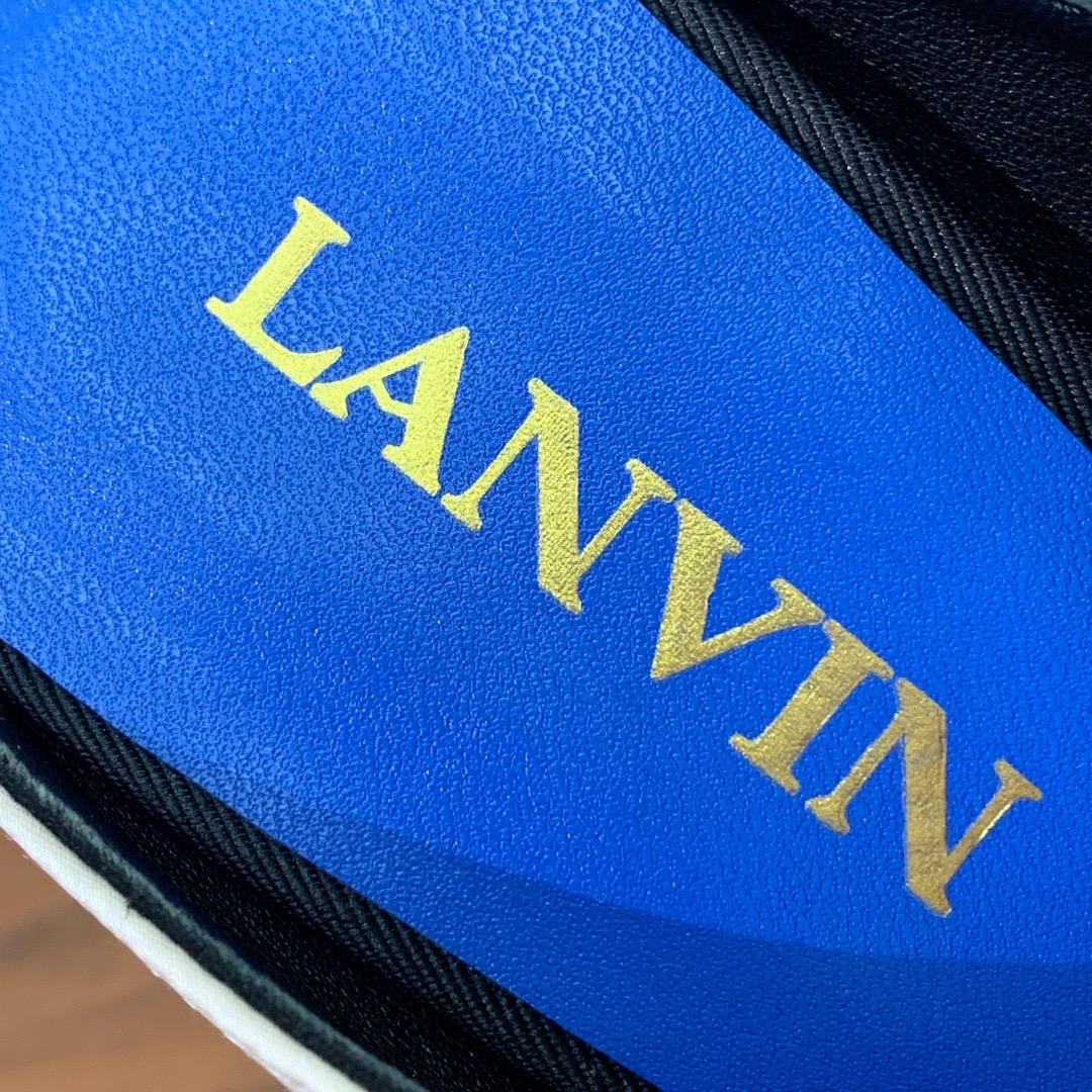 【Lanvin】高跟拖鞋。优雅风格、创造不一样的感觉。鞋面真丝、开边珠。羊皮垫脚，真皮大底。跟高10cm