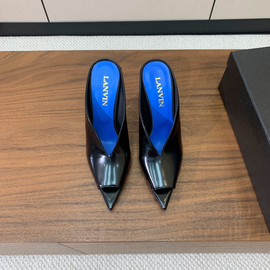 【Lanvin】高跟拖鞋。优雅风格、创造不一样的感觉。鞋面真丝、开边珠。羊皮垫脚，真皮大底。跟高10cm