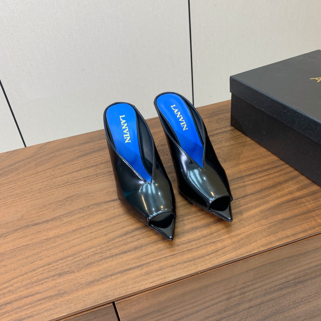 【Lanvin】高跟拖鞋。优雅风格、创造不一样的感觉。鞋面真丝、开边珠。羊皮垫脚，真皮大底。跟高10cm