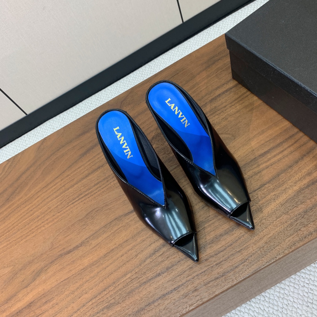 【Lanvin】高跟拖鞋。优雅风格、创造不一样的感觉。鞋面真丝、开边珠。羊皮垫脚，真皮大底。跟高10cm