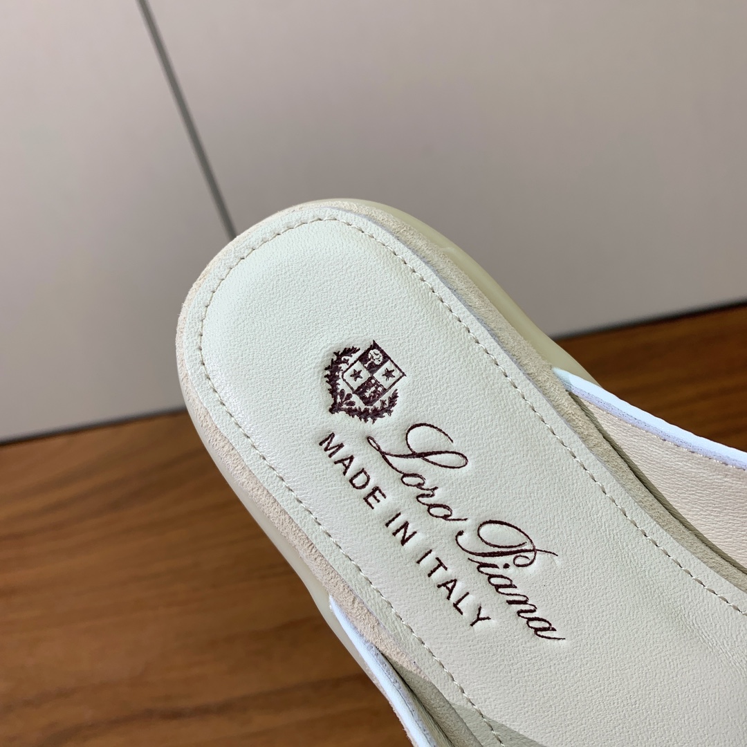 【Loro Piana】锁边包头拖。意大利顶级羊绒复古优雅低调奢华。时尚性与皮料实用性同样兼具依然全网最