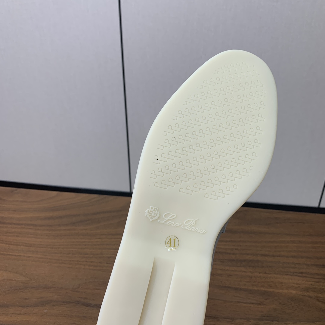 【Loro Piana】锁边款乐福鞋。意大利顶级羊绒复古优雅低调奢华。时尚性与皮料实用性同样兼具依然全网