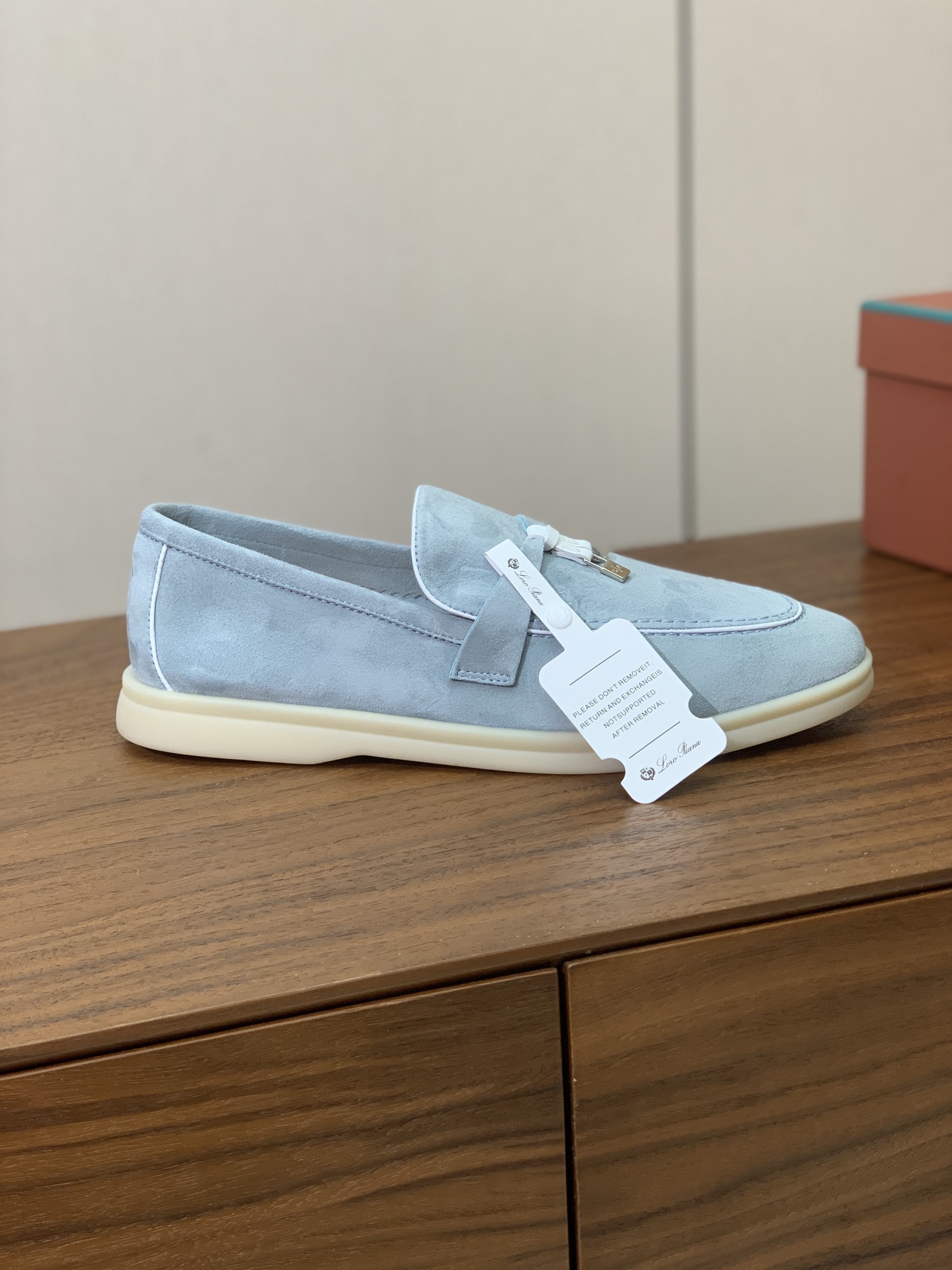 【Loro Piana】锁边款乐福鞋。意大利顶级羊绒复古优雅低调奢华。时尚性与皮料实用性同样兼具依然全网