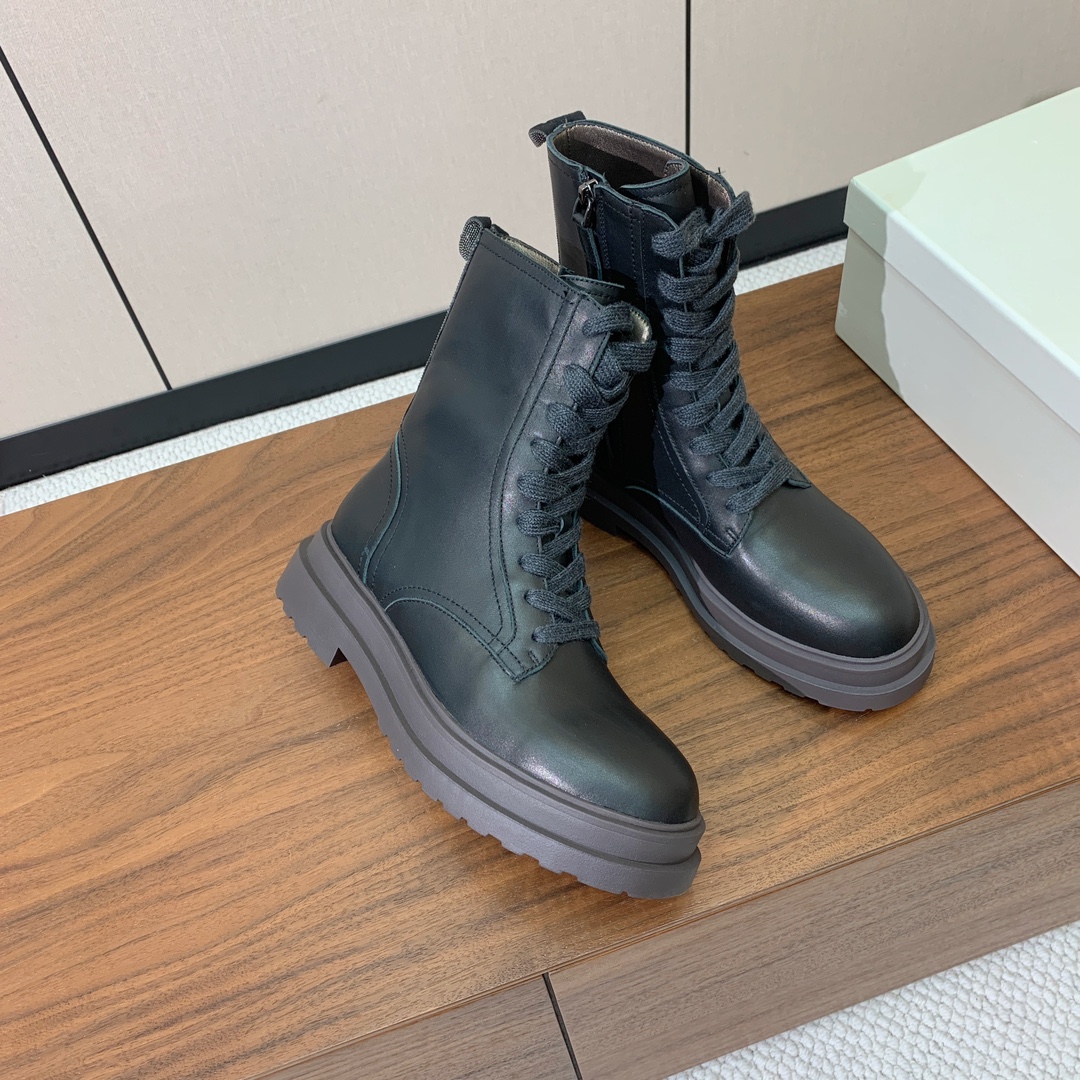 【BRUNELL* CUCINELL*】新款绑带短靴。鞋面牛反绒，牛皮。羊皮内里，原版开模五金，橡胶大底