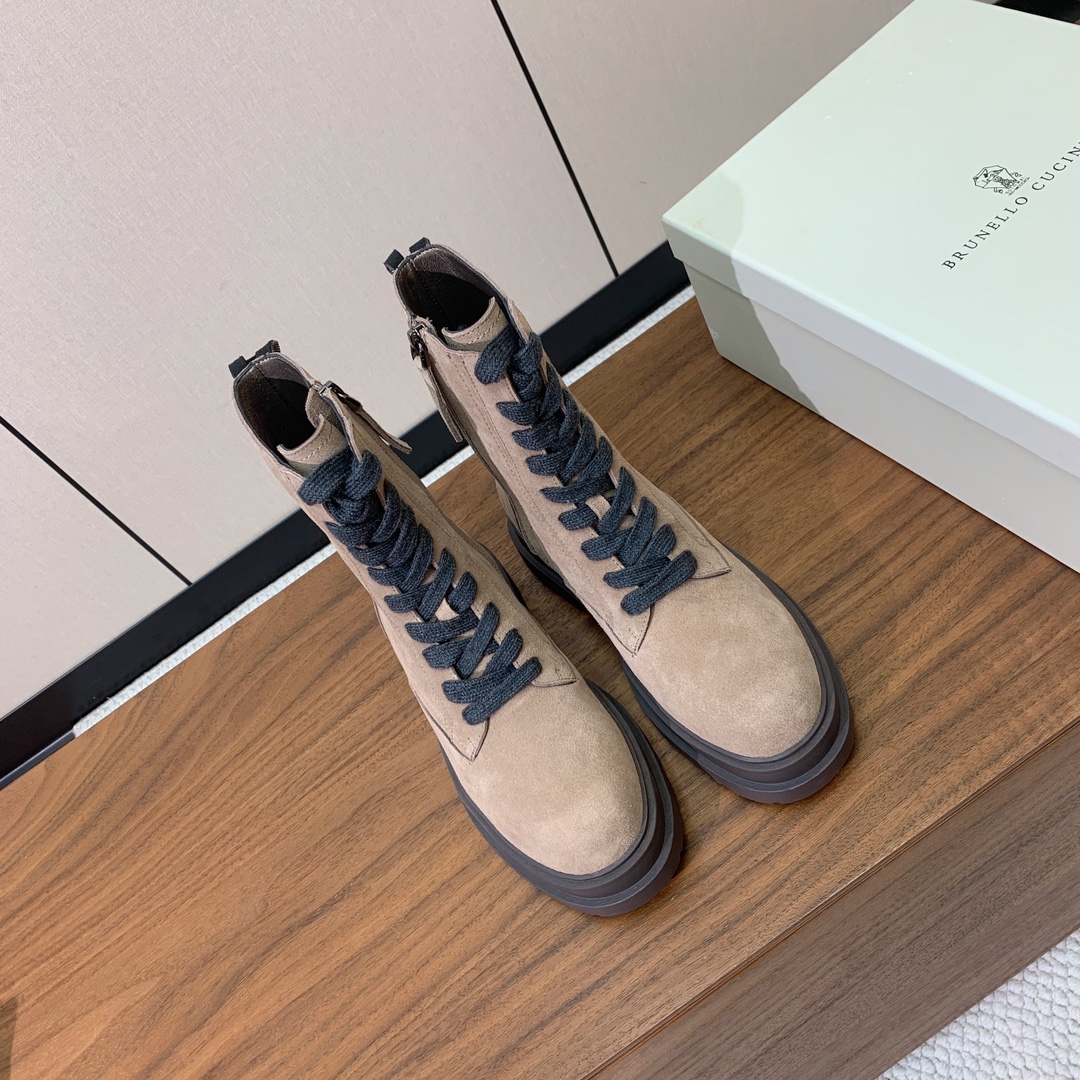 【BRUNELL* CUCINELL*】新款绑带短靴。鞋面牛反绒，牛皮。羊皮内里，原版开模五金，橡胶大底