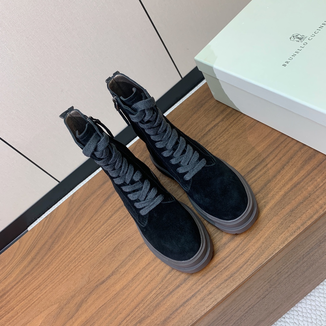 【BRUNELL* CUCINELL*】新款绑带短靴。鞋面牛反绒，牛皮。羊皮内里，原版开模五金，橡胶大底