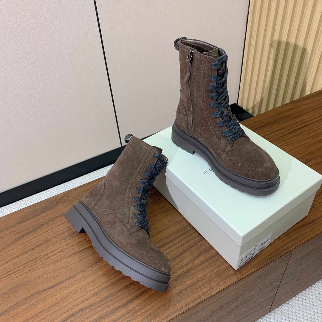 【BRUNELL* CUCINELL*】新款绑带短靴。鞋面牛反绒，牛皮。羊皮内里，原版开模五金，橡胶大底