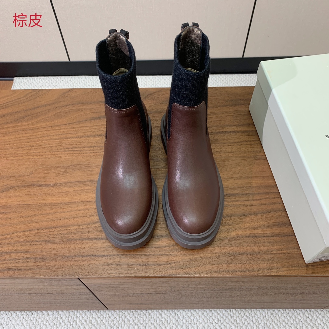 【BRUNELL* CUCINELL*】新款短靴。鞋面牛反绒，牛皮。羊皮内里，原版开模五金，橡胶大底。
