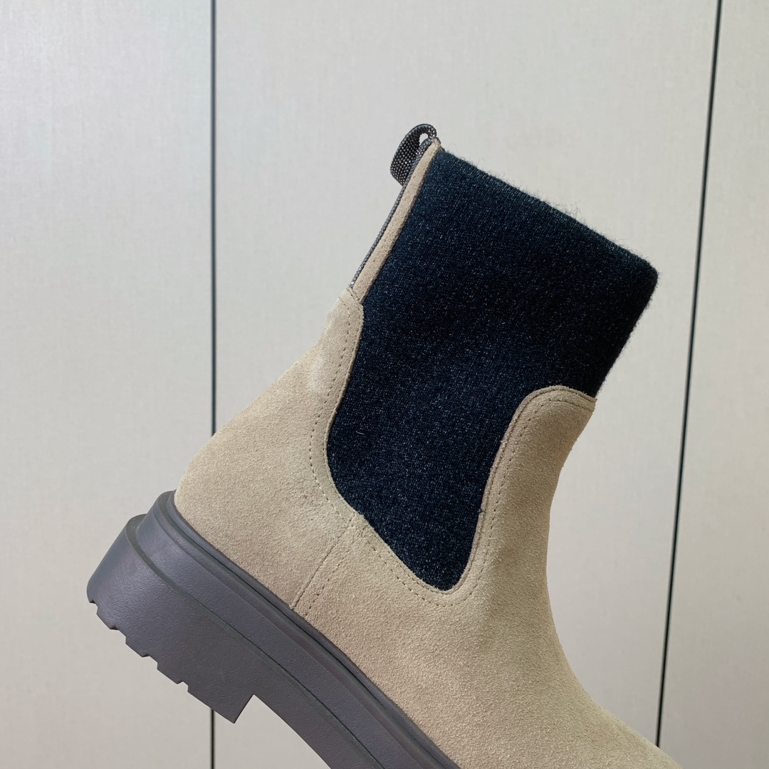 【BRUNELL* CUCINELL*】新款短靴。鞋面牛反绒，牛皮。羊皮内里，原版开模五金，橡胶大底。
