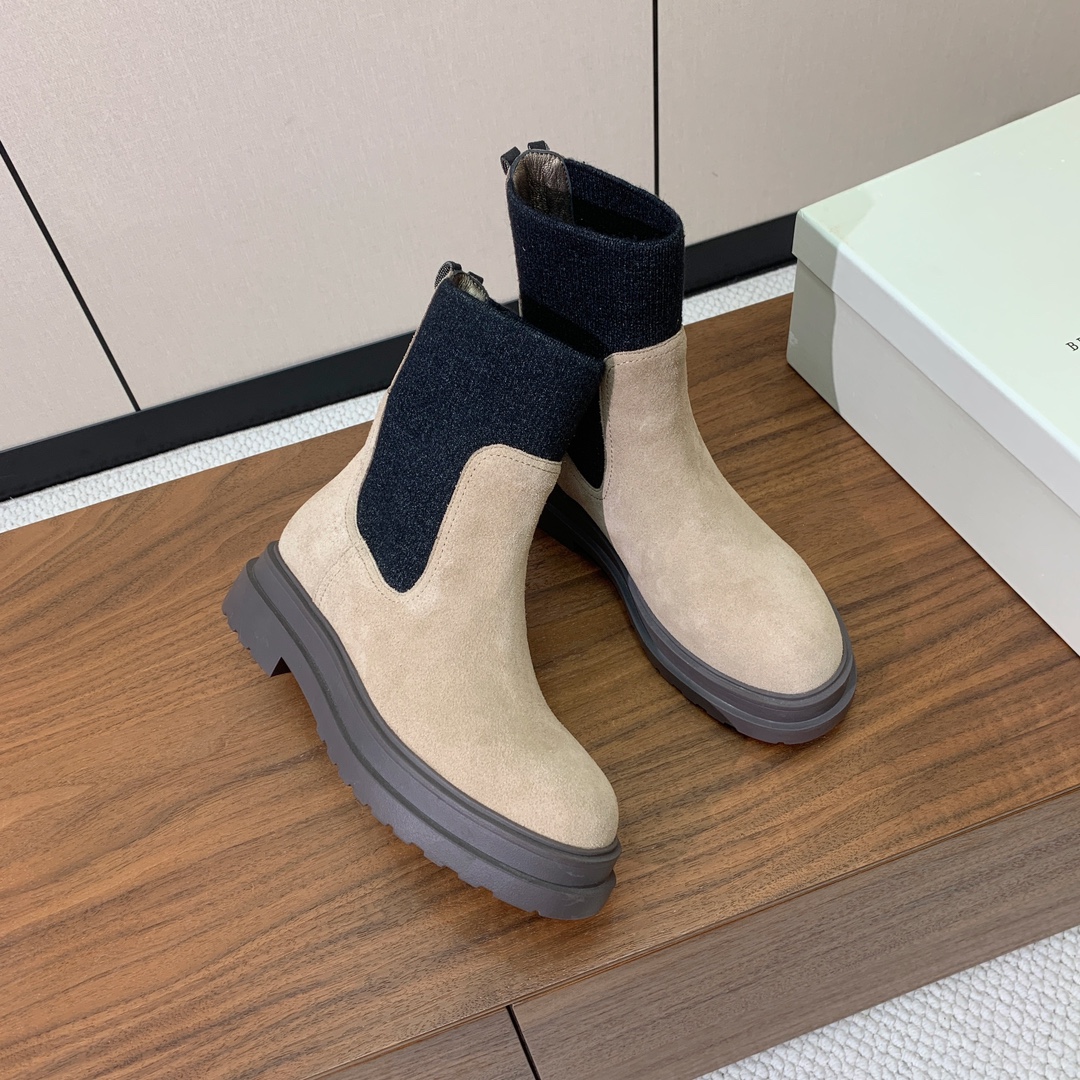 【BRUNELL* CUCINELL*】新款短靴。鞋面牛反绒，牛皮。羊皮内里，原版开模五金，橡胶大底。
