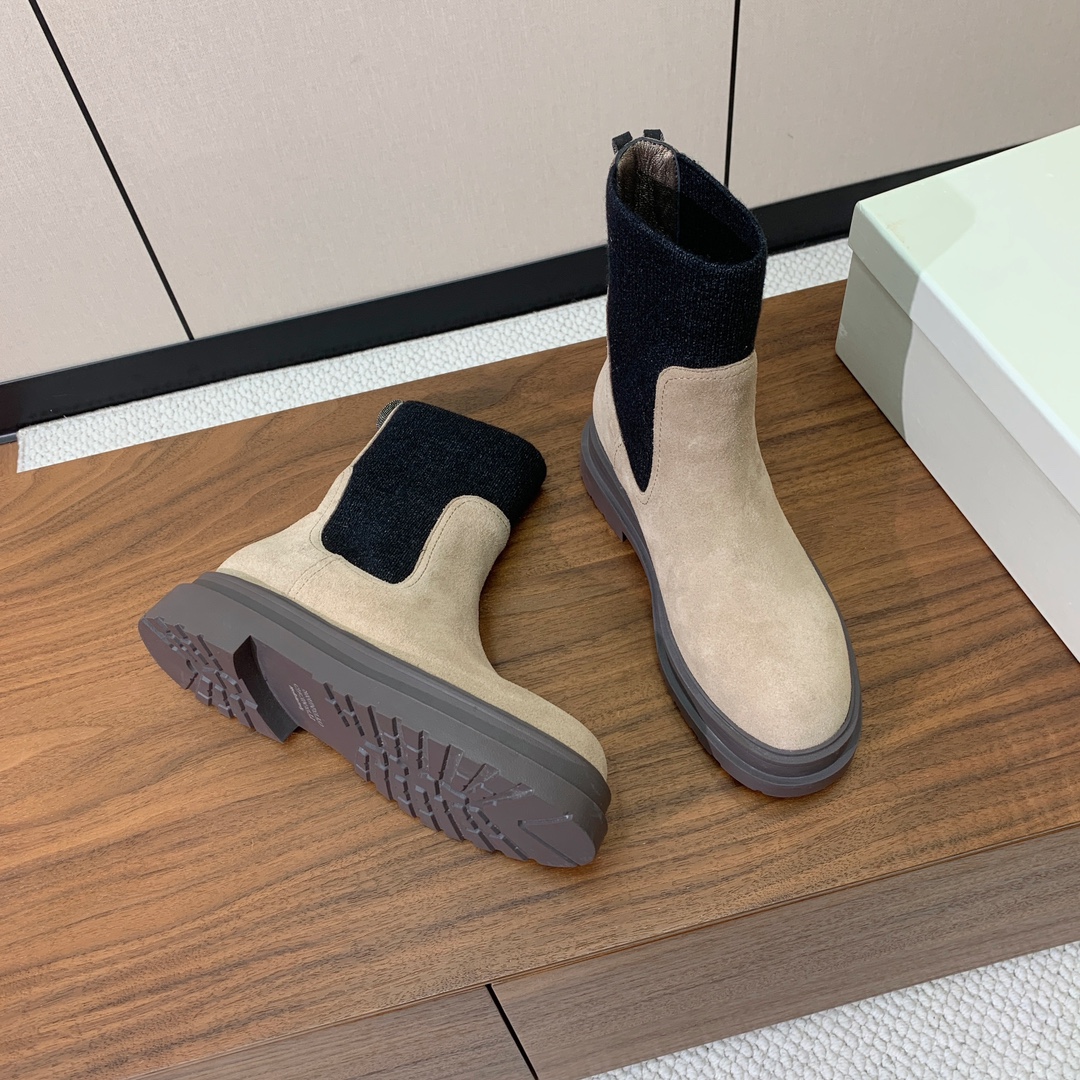 【BRUNELL* CUCINELL*】新款短靴。鞋面牛反绒，牛皮。羊皮内里，原版开模五金，橡胶大底。
