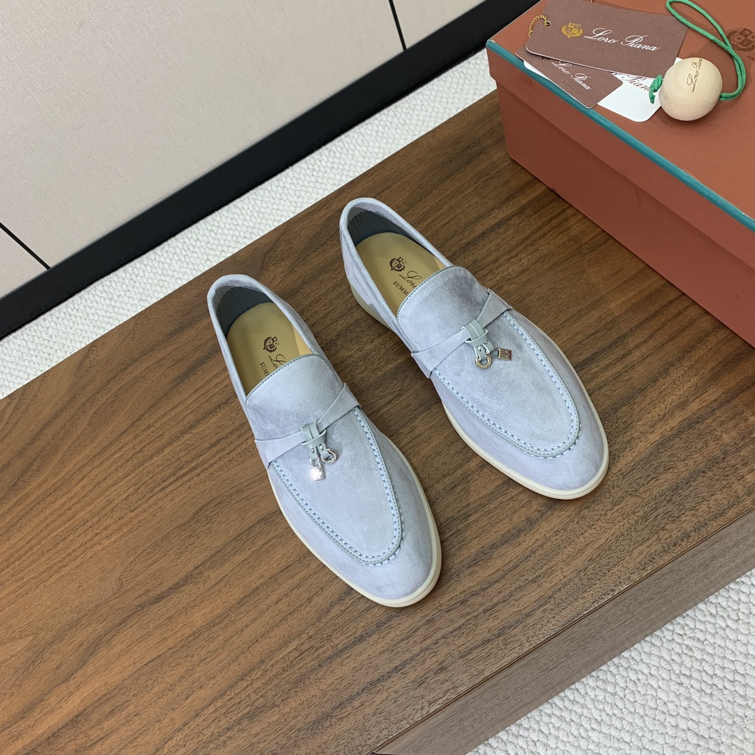 【Loro Piana】锁边款乐福鞋。意大利顶级羊绒复古优雅低调奢华。时尚性与皮料实用性同样兼具依然全网